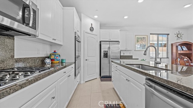 Detail Gallery Image 11 of 37 For 30252 Bristol Gate, Menifee,  CA 92584 - 4 Beds | 2 Baths