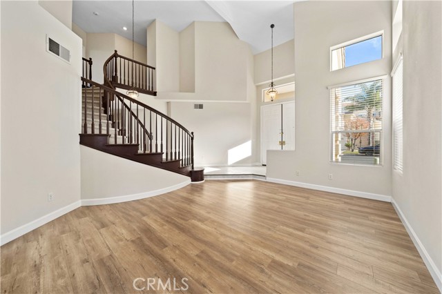 Detail Gallery Image 9 of 39 For 3021 Obsidian Ct, Simi Valley,  CA 93063 - 4 Beds | 2/1 Baths