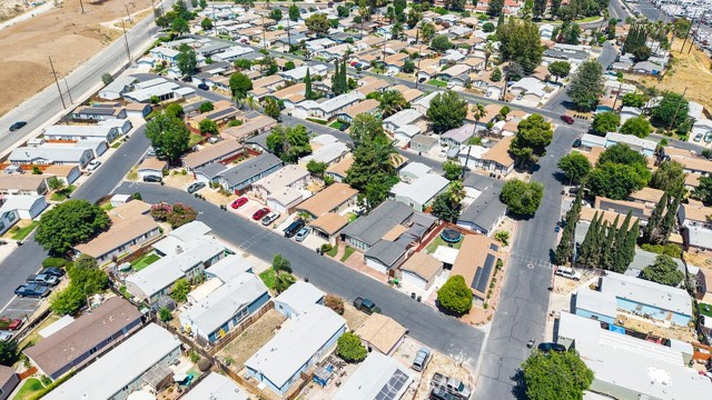 700 E Washington Street, Colton CA: https://media.crmls.org/medias/fc6b0ba3-f781-4a96-99da-0349ceab4d6d.jpg