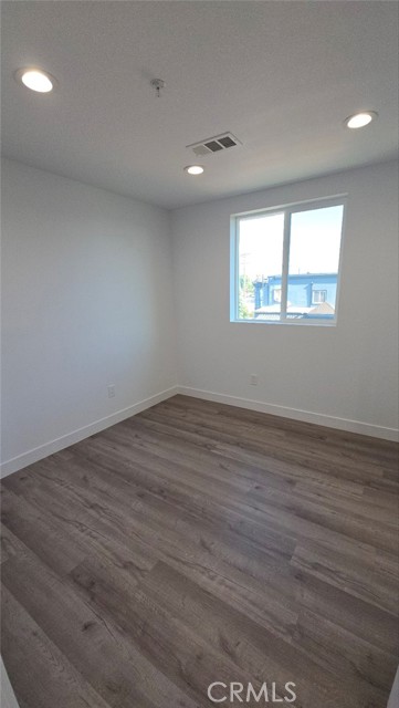 Detail Gallery Image 9 of 23 For 10413 Avalon Bld, Los Angeles,  CA 90003 - 4 Beds | 2 Baths