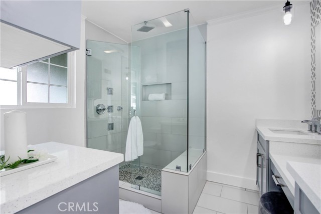 5237 Melvin Avenue, Tarzana CA: https://media.crmls.org/medias/fc6b9ddf-0045-422b-8f08-39fa22805909.jpg