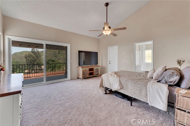 Detail Gallery Image 16 of 34 For 3074 Mountain Top, Highland,  CA 92346 - 4 Beds | 3 Baths