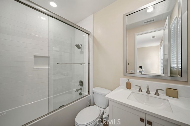 Detail Gallery Image 15 of 27 For 81 Pelican Ln, Irvine,  CA 92618 - 4 Beds | 4/1 Baths