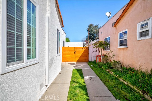 447 Hullett Street, Long Beach, California 90805, 2 Bedrooms Bedrooms, ,2 BathroomsBathrooms,Single Family Residence,For Sale,Hullett,SB24078331