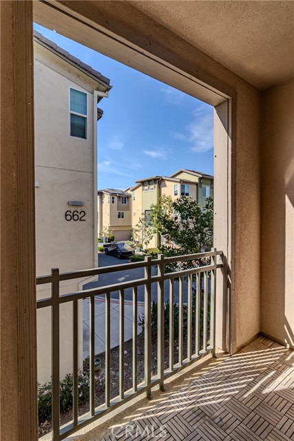 Detail Gallery Image 3 of 24 For 646 Savi #103,  Corona,  CA 92878 - 3 Beds | 2/2 Baths