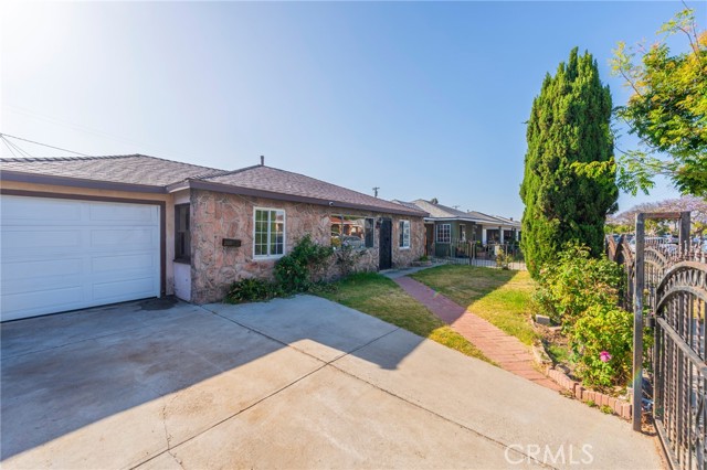22428 Neptune Avenue, Carson CA: https://media.crmls.org/medias/fc6cc60a-42fb-430c-911b-7b210e5c963b.jpg