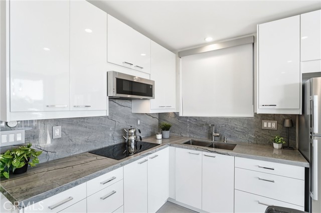 Detail Gallery Image 16 of 70 For 383 Bay Shore #203,  Long Beach,  CA 90803 - 2 Beds | 2 Baths