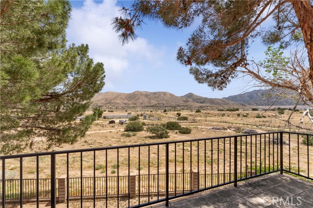 Detail Gallery Image 22 of 44 For 6367 Arrowhead Lake Rd, Hesperia,  CA 92345 - 6 Beds | 4 Baths