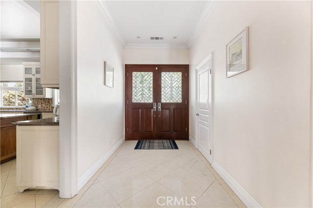 4811 Heaven Avenue, Woodland Hills CA: https://media.crmls.org/medias/fc6eca37-74db-4330-a8b0-a2f80cd97d3b.jpg