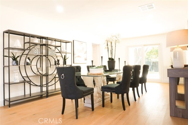 23242 Burbank Boulevard, Woodland Hills CA: https://media.crmls.org/medias/fc6fc8c8-549d-4312-89c2-4149233183a3.jpg