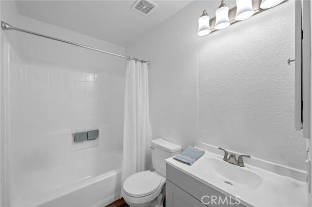 781 Arbula Drive, Crestline CA: https://media.crmls.org/medias/fc6ff776-ff2a-4b93-8ce7-fbf72c4f74c6.jpg