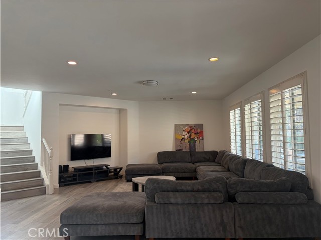 Detail Gallery Image 4 of 25 For 14648 Viva Dr, Corona,  CA 92880 - 6 Beds | 3/1 Baths