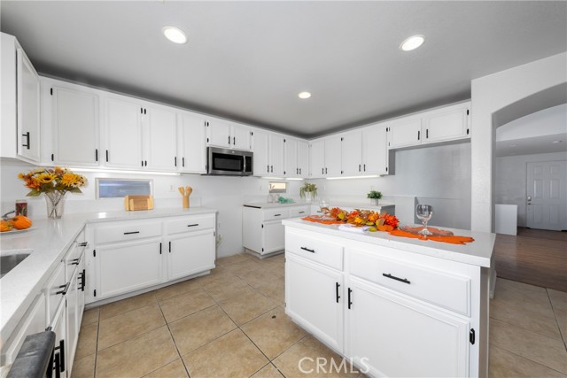 Detail Gallery Image 11 of 48 For 9868 Maple Ct, Adelanto,  CA 92301 - 4 Beds | 3 Baths