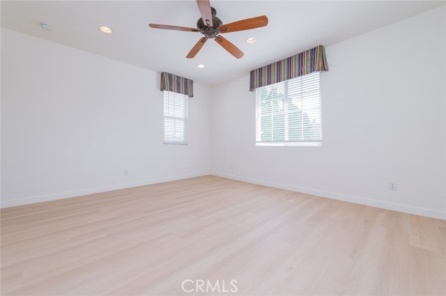 11 Lynnfield, Irvine CA: https://media.crmls.org/medias/fc70776b-1da4-4fc1-839c-850dd856d65d.jpg