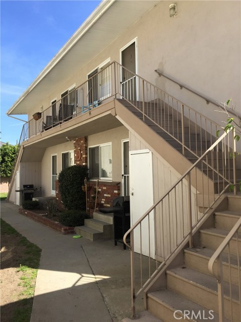 2215 Mathews Avenue, Redondo Beach, California 90278, ,Residential Income,Sold,Mathews,SB17047516