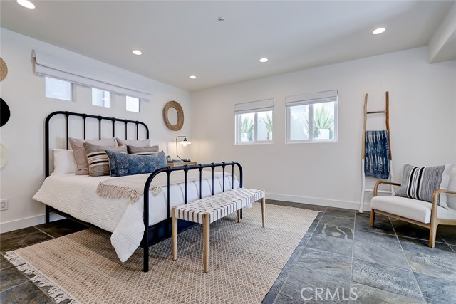 301 2nd Street, Manhattan Beach, California 90266, 3 Bedrooms Bedrooms, ,3 BathroomsBathrooms,Residential,Sold,2nd,SB22006124