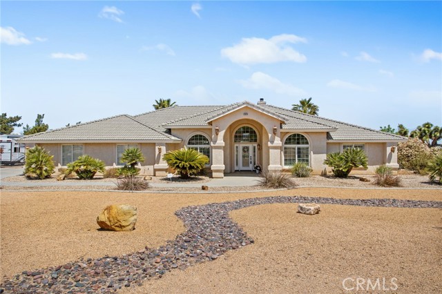 Detail Gallery Image 1 of 72 For 10978 El Centro Rd, Oak Hills,  CA 92344 - 4 Beds | 3 Baths