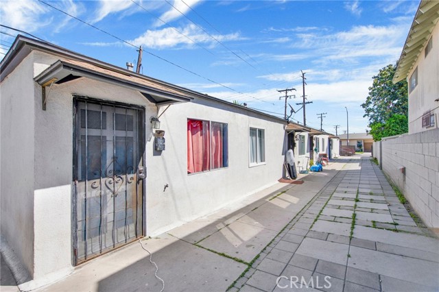 Detail Gallery Image 4 of 13 For 5517 Loma Vista, Maywood,  CA 90270 - – Beds | – Baths