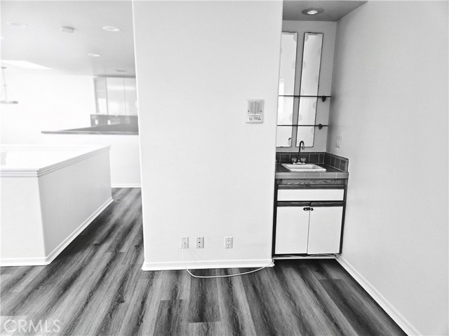 409 15th Street, Manhattan Beach CA: https://media.crmls.org/medias/fc730593-e9ad-4498-8f8d-840eb46bfe0d.jpg