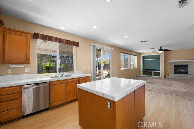 Detail Gallery Image 11 of 32 For 23281 Highland Oaks Ct, Wildomar,  CA 92595 - 4 Beds | 3 Baths