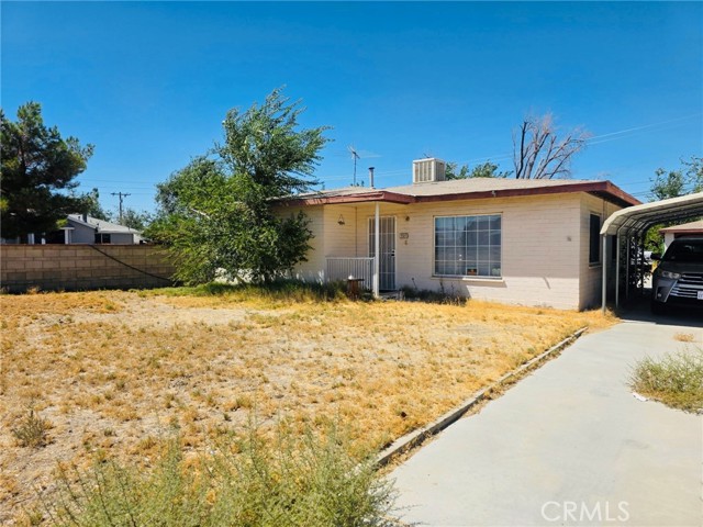 Detail Gallery Image 1 of 5 For 925 W Oldfield St, Lancaster,  CA 93534 - 2 Beds | 1 Baths