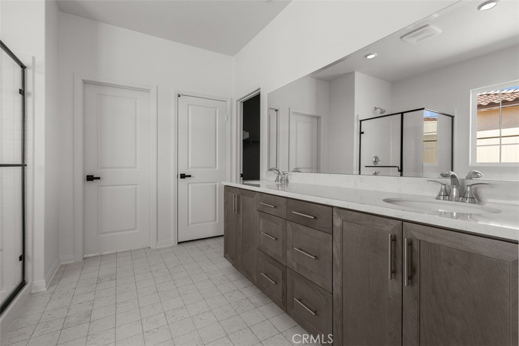 MLS #IV25231910 image #11