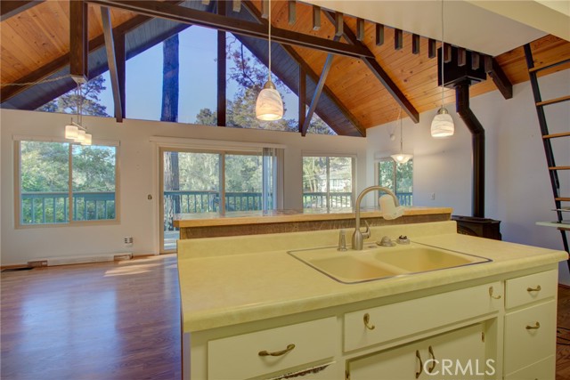 Detail Gallery Image 7 of 44 For 1699 Langton St, Cambria,  CA 93428 - 2 Beds | 2 Baths