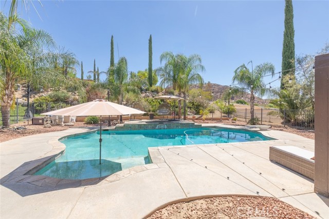 18265 Fort Lauder Lane, Perris CA: https://media.crmls.org/medias/fc7567b0-a4e8-4ee8-8ade-419054f94f7f.jpg