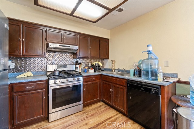 Detail Gallery Image 10 of 21 For 1451 Segovia Ct, Madera,  CA 93638 - 4 Beds | 2 Baths