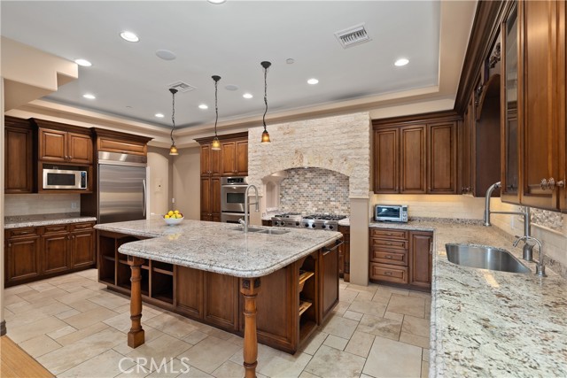 4630 Esparto Street, Woodland Hills CA: https://media.crmls.org/medias/fc75958e-6717-4422-87e0-8e460ce07986.jpg