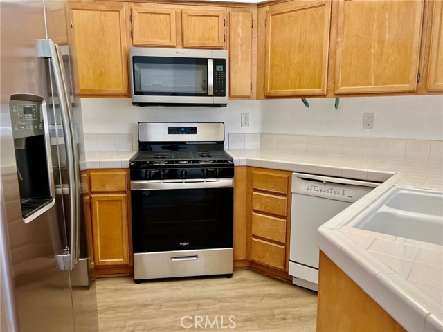 Detail Gallery Image 8 of 19 For 8070 East Treeview Court, Anaheim,  CA 92808 - 2 Beds | 2 Baths