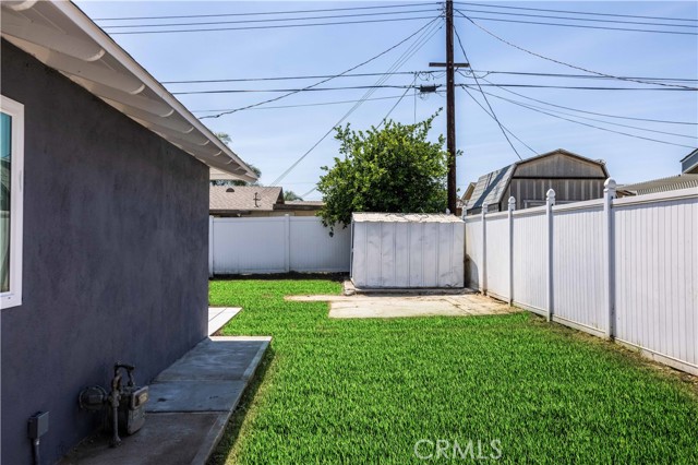 Detail Gallery Image 15 of 21 For 10808 Alameda Ave, Bloomington,  CA 92316 - 3 Beds | 1 Baths
