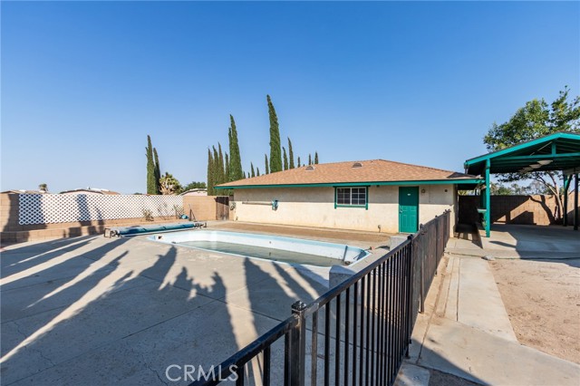 10731 Anaconda Avenue, Oak Hills CA: https://media.crmls.org/medias/fc75d390-8935-4a45-b81b-5a738e2b8bc9.jpg