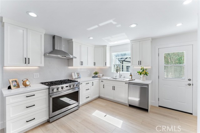 18011 Theodora Drive, Tustin CA: https://media.crmls.org/medias/fc767e89-7116-4e9f-b063-671289dfc60b.jpg
