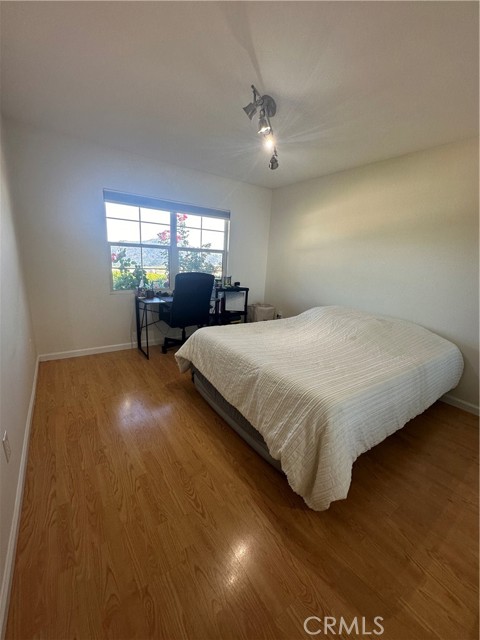 Detail Gallery Image 19 of 25 For 3160 Kirkham Dr, Glendale,  CA 91206 - 4 Beds | 2 Baths