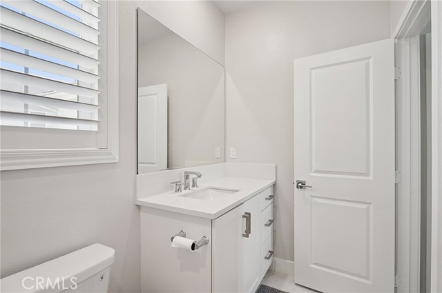 27008 Declaration Road, Valencia CA: https://media.crmls.org/medias/fc776a8f-76f8-4e98-855e-b4cf86534ee5.jpg