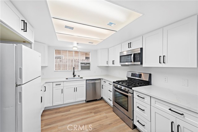 Detail Gallery Image 4 of 17 For 211 Avenida Miramar a,  San Clemente,  CA 92672 - 2 Beds | 2 Baths