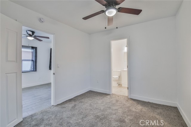 9218 Hooper Avenue, Los Angeles CA: https://media.crmls.org/medias/fc77e318-c3bb-4b85-8b20-70085046cea1.jpg