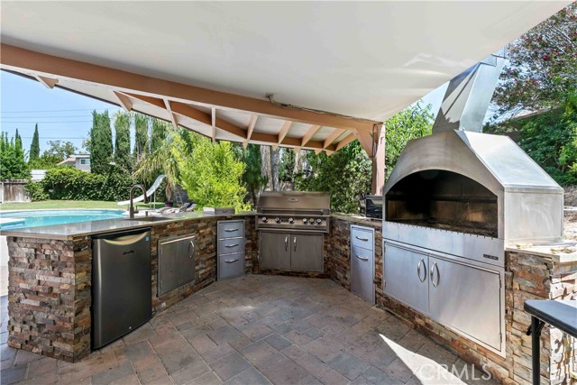 21101 Rosedell Drive, Saugus CA: https://media.crmls.org/medias/fc795f33-47a1-441a-91d0-398b520a5c0d.jpg