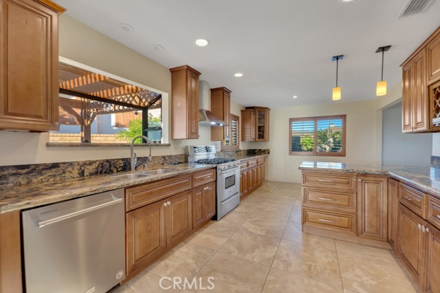 18665 Pad Court, Newhall CA: https://media.crmls.org/medias/fc798153-d974-4331-aabc-7672e81e9647.jpg