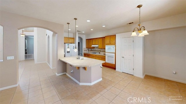 Detail Gallery Image 6 of 19 For 201 Coastal Ln., Waterford,  CA 95386 - 5 Beds | 3/1 Baths