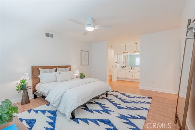 7215 Enfield Avenue, Reseda CA: https://media.crmls.org/medias/fc7ca8a5-eb45-427d-b760-ca294de5e8ae.jpg