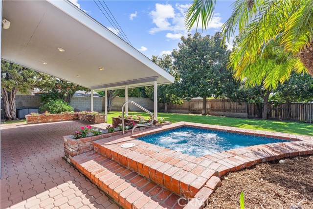 12172 Woodlawn Avenue, North Tustin CA: https://media.crmls.org/medias/fc7dca1a-6b2b-4bb4-8b42-b642e5ff9331.jpg