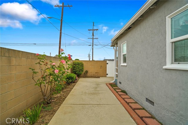 1486 W 186th Street, Gardena CA: https://media.crmls.org/medias/fc7e70c1-9fd1-48cd-b282-3eccf5948d4b.jpg