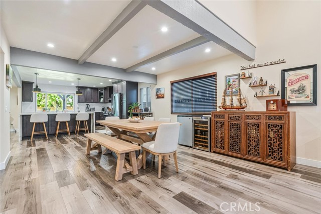 Detail Gallery Image 2 of 30 For 6321 Balcom Ave, Encino,  CA 91316 - 4 Beds | 2/1 Baths