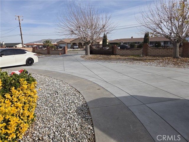 Detail Gallery Image 2 of 11 For 17314 Aspen St, Hesperia,  CA 92345 - 4 Beds | 2/1 Baths