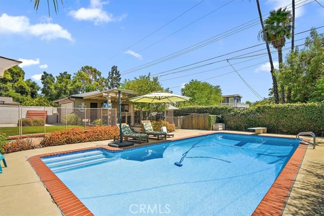 902 E Cypress, Glendora CA: https://media.crmls.org/medias/fc800384-46b8-4595-8456-4e995301d644.jpg