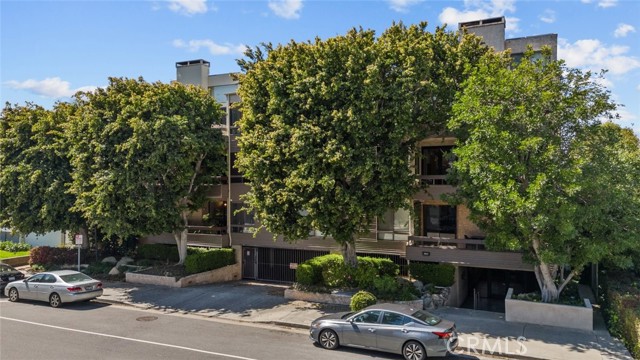 4641 Fulton Avenue, Sherman Oaks CA: https://media.crmls.org/medias/fc801bb3-fb00-4b94-a454-37135fc3ca90.jpg