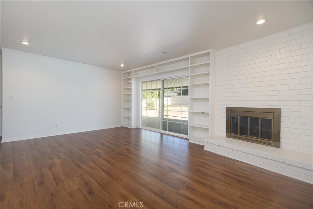 MLS #OC25162485 img 13