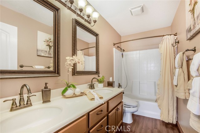 13139 Derby Avenue, Chino CA: https://media.crmls.org/medias/fc8088bb-af03-467d-b1d8-bc889e351808.jpg